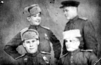 Лавров Николай Константинович (верхний ряд слева)
