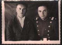 Попел Павел Иванович (слева)