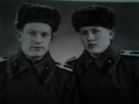 Бычков Анатолий Тимофеевич (слева)