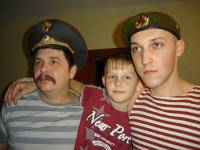 Папа, старший брат Александр и я Гаврилов Егор