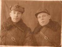Красильников Николай Михайлович (на фото слева) и Жирнов Александр (Погиб в 1942 году под Ленинградом)