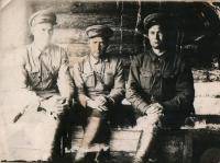 Саматов Сабур Габсултанович  (в центре)
