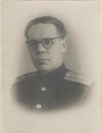 Устинов Всеволод Леонидович  (14.08.1920-17.06.1998)