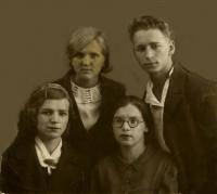 справа сверху Курбаков Александр Иванович, слева сверху Курбакова Нина Филипповна