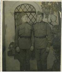 Каримов Юсуф Каримович (слева)