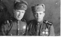 Важинский Иван Ефимович (справа) 