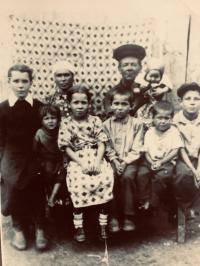 Давлетшин Тимербай с женой и детьми