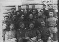 Паршин Аркадий Алексеевич (в верхнем ряду 2-й справа)