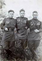 Бочаров Кузьма Петрович (третий слева)