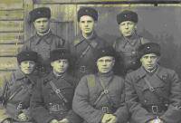 Никифоров Георгий Андрианович (нижний ряд, в центре) Герой Советского Союза