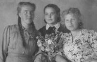 Медведевы Мария, Валентина и Надежда 