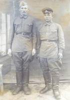 Кольжецов Павел Иванович (слева)