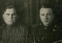 Сергуткин Василий Павлович (справа) 