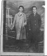Мой прадед Павел Иванович  слева, справа Ц брат прадеда Ц Петр Иванович 1930 г.