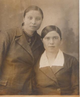 Ягудина (Кашапова) Амина Кашаповна (справа) и Закирьянова Гульрух 