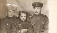 Лысенко Николай Васильевич, лейтенант Клещинин и дочь полка