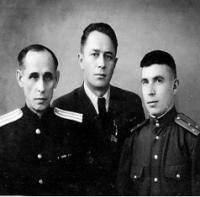 Мурзаханов Галлям Гимадиевич со своими товарищами