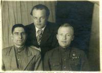 Баландин Василий Максимович ( справа)